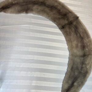 Vintage silver gray grey Luxurious Fur Collar Stole.